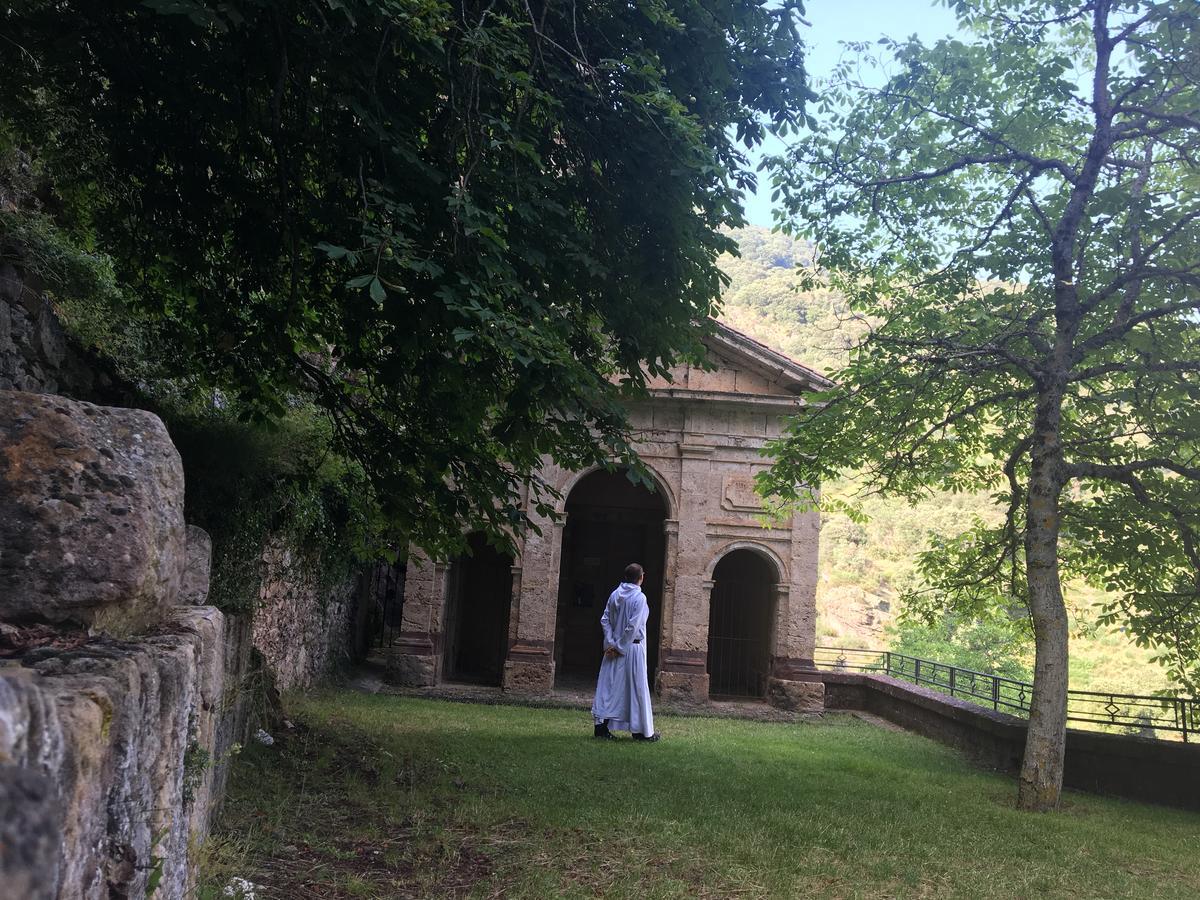 Monasterio De Santa Maria De Valvanera Anguiano Exterior foto